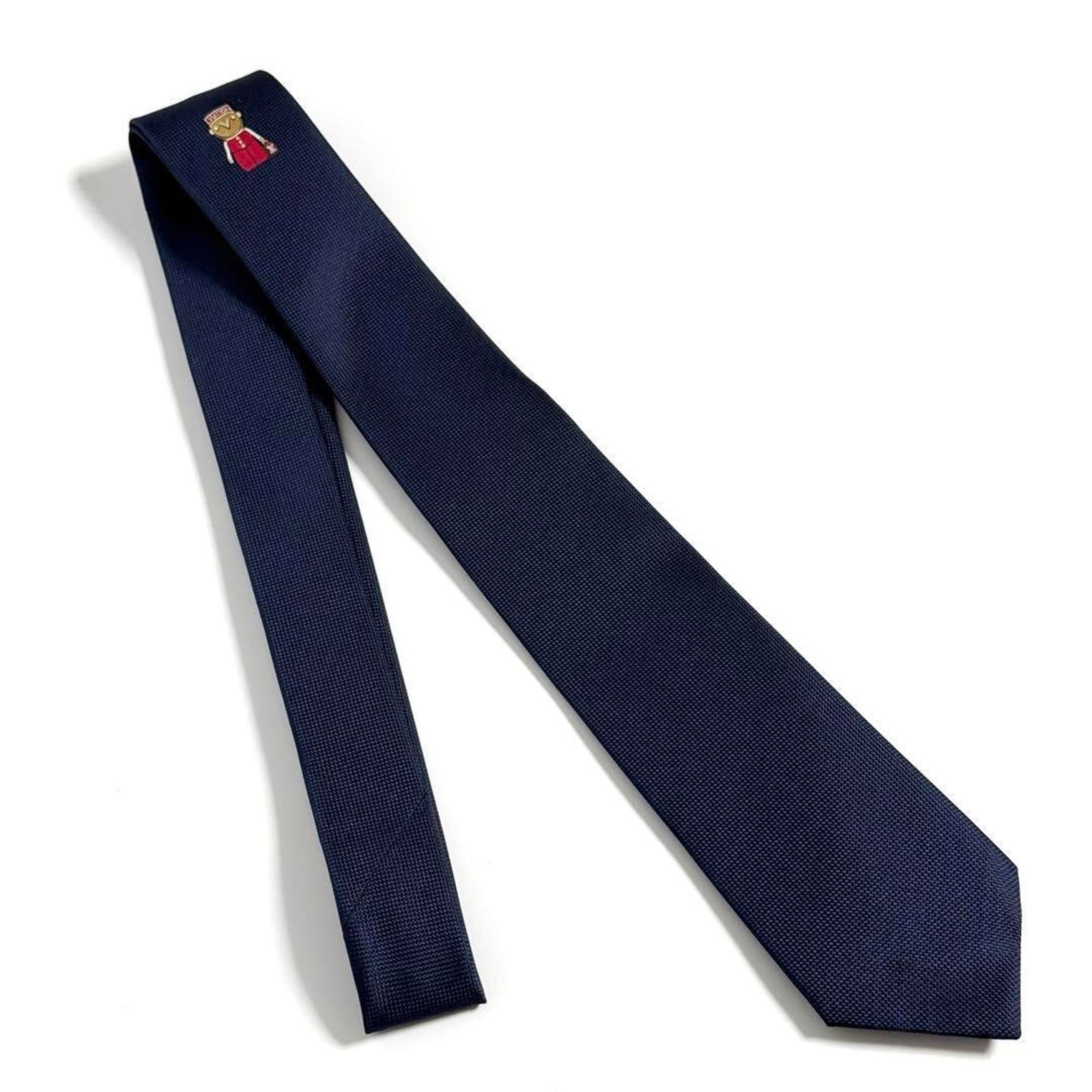 Louis Vuitton Silk Cravat Navy 146cm for Men: Louis Vuitton Silk Cravat Navy 146cm for Men This elegant Louis Vuitton cravat is expertly crafted from luxurious silk in a sophisticated navy color. Designed specifically for men, it features a total