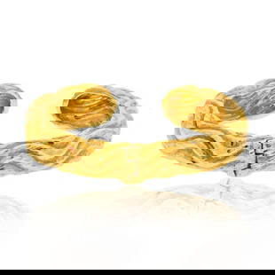 David Webb Hammered Platinum 18K Yellow Gold Cuff Bracelet: David Webb Hammered Platinum 18K Yellow Gold Cuff Bracelet The David Webb Platinum & 18K Yellow Gold Hammered Cuff Bangle Bracelet is a stunning piece of jewelry that showcases the brand s iconic styl