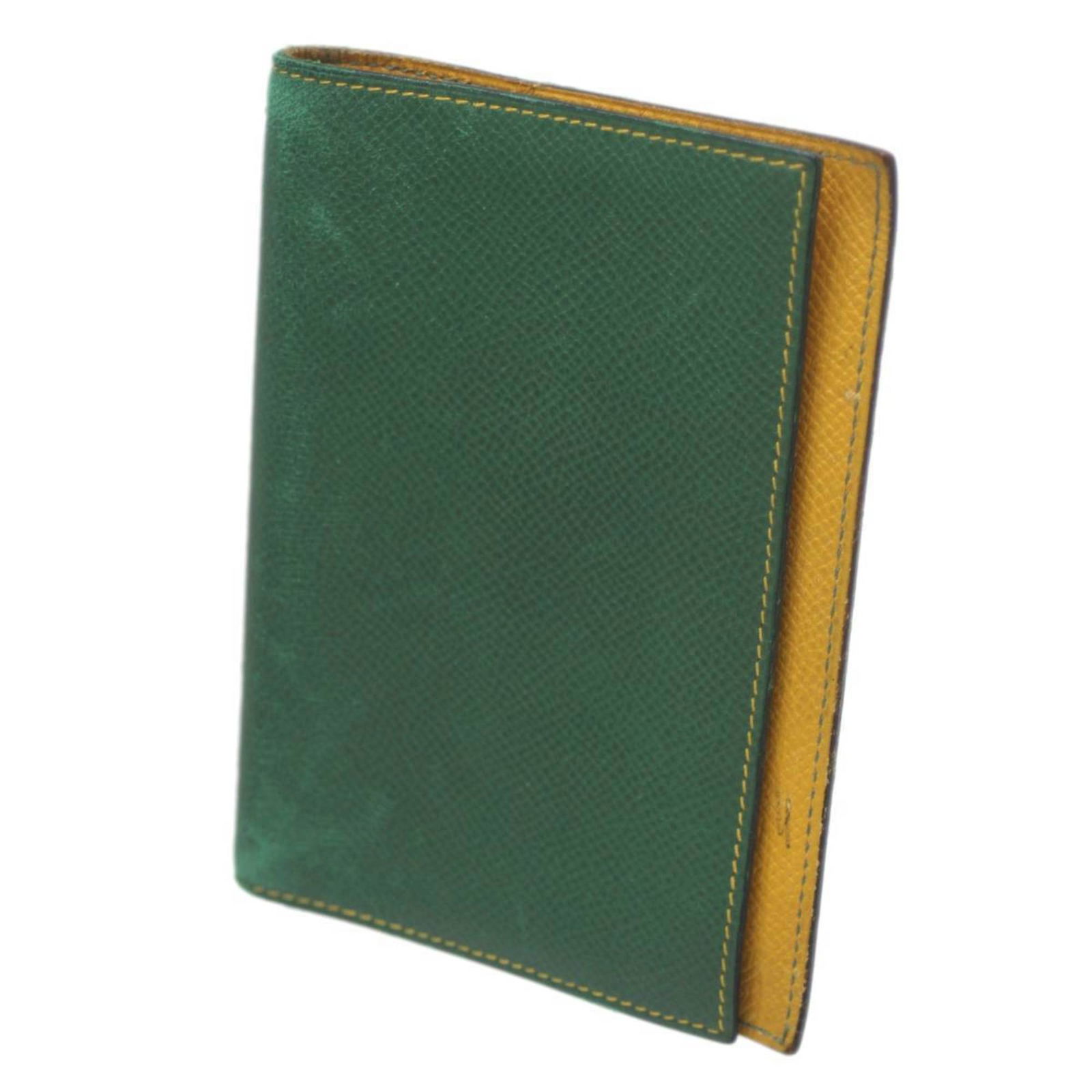 Hermes 1994 Green Yellow Agenda Notebook Cover 5.19 x 3.62 x 0.47: Hermes 1994 Green Yellow Agenda Notebook Cover 5.19 x 3.62 x 0.47 This compact Hermes Agenda Notebook Cover features a stylish combination of green and yellow, making it a perfect accessory for both m