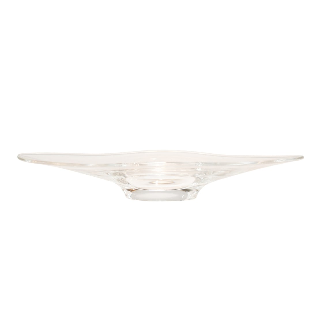 Steuben Vintage Crystal Glass Bowl 16 x 8 x 2.5 Handcrafted Elegance: Steuben Vintage Crystal Glass Bowl 16 x 8 x 2.5 Handcrafted Elegance This exquisite Steuben Vintage Crystal Glass Bowl showcases the exceptional craftsmanship synonymous with the Steuben brand. Handcr