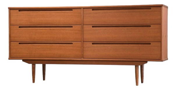 1960s Nils Jonsson Danish Modern Teak Dresser 6 Drawers: 1960s Nils Jonsson Danish Modern Teak Dresser 6 Drawers This elegant mid-century modern dresser by Nils Jonsson features six spacious drawers, providing ample storage while showcasing the timeless bea