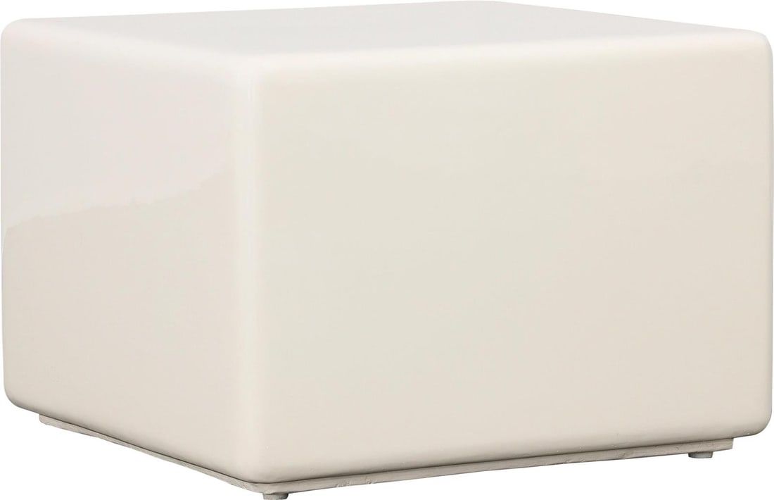 Durable White High Gloss Concrete Outdoor Coffee Table: Durable White High Gloss Concrete Outdoor Coffee Table This durable outdoor coffee table is crafted from high-quality concrete, ensuring long-lasting use and stability. The table features a sleek whit