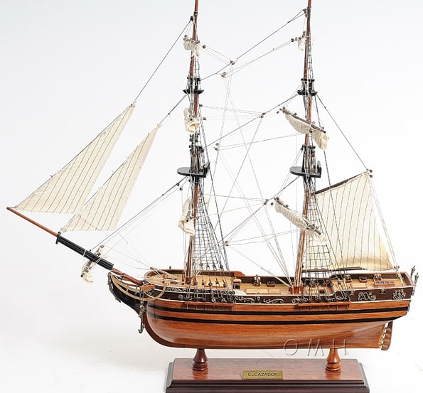 El Cazador Ship Model - Spanish Colonial Style: El Cazador Ship Model - Spanish Colonial Style Experience the elegance of the El Cazador Ship model, a traditional Spanish Colonial masterpiece. This fully-assembled, hand-built ship model features a
