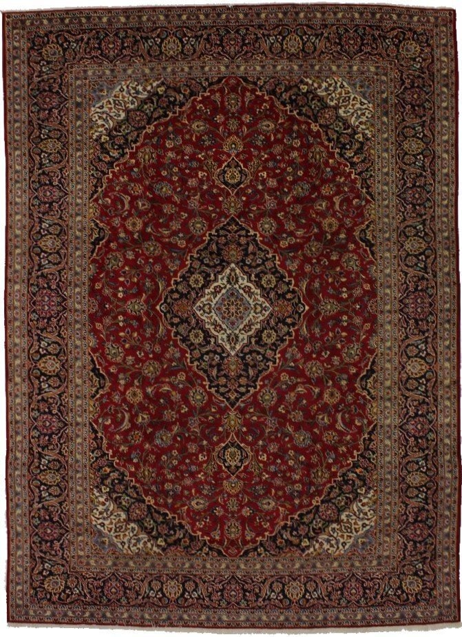 Vintage 10 x 13 ft Hand-Knotted Oriental Rug Floral Design Wool 1970s: Vintage 10 x 13 ft Hand-Knotted Oriental Rug Floral Design Wool 1970s This traditional semi-antique Oriental rug features a stunning vintage design, perfect for enhancing the aesthetic of your living 