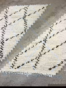 Handmade Moroccan Amazigh Rug 29.5" x 46": Handmade Moroccan Amazigh Rug 29.5" x 46" Experience the exquisite artistry of Moroccan craftsmanship with this authentic handmade Amazigh rug. Woven by skilled Amazigh women from the Atlas Mountains,