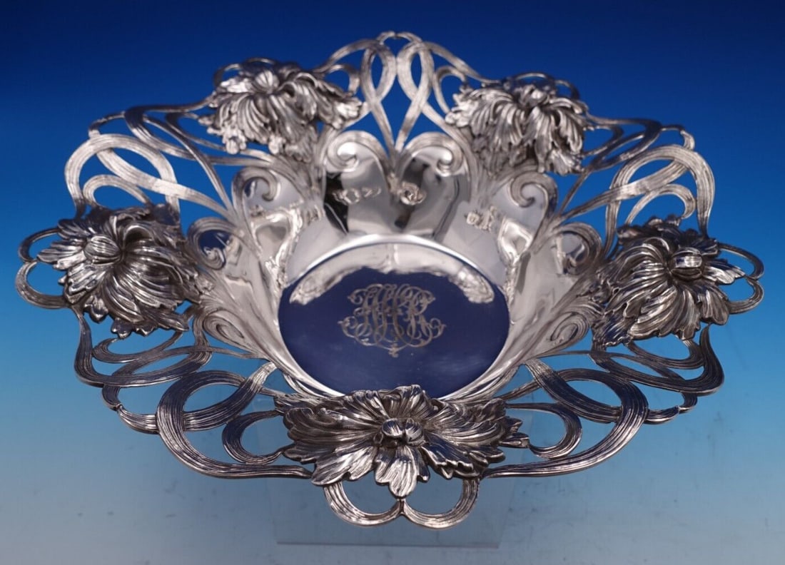 Frank Smith Chrysanthemum Sterling Silver Bowl 11" Art Nouveau Design: Frank Smith Chrysanthemum Sterling Silver Bowl 11" Art Nouveau Design This exquisite Chrysanthemum fruit bowl by Frank Smith is a stunning example of Art Nouveau design. Crafted from high-quality ster