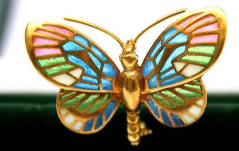 1900 French 18K Yellow Gold Plique A Jour Butterfly Brooch: 1900 French 18K Yellow Gold Plique A Jour Butterfly Brooch This exquisite 1900's French butterfly brooch showcases the intricate art of plique a jour in 18K yellow gold. In mint condition for its age,