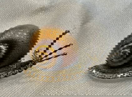 French 18K Yellow Gold Diamond Snail Brooch Art Jewelry: French 18K Yellow Gold Diamond Snail Brooch Art Jewelry This exquisite French brooch features a charming snail design, crafted in 18k yellow gold and adorned with sparkling diamonds. Weighing 6.50 gra