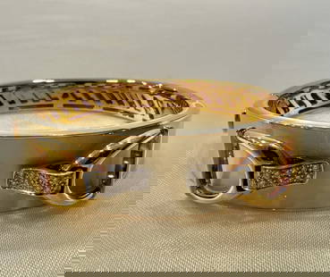 Roberto Coin 18K Rose Gold Diamond Cuff Bracelet with Pouch: Roberto Coin 18K Rose Gold Diamond Cuff Bracelet with Pouch This exquisite Roberto Coin bracelet features a stunning design crafted from 18K enameled rose gold, adorned with sparkling diamonds. The cu