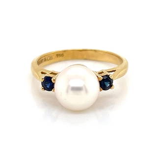 Tiffany & Co. 18k Yellow Gold Pearl Sapphire Ring Size 5: Tiffany & Co. 18k Yellow Gold Pearl Sapphire Ring Size 5 Discover elegance and sophistication with this Tiffany & Co. Pearl & Sapphire Ring, expertly crafted in luxurious 18k yellow gold. This stunnin