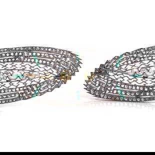 Antique 18K Platinum Pearl Diamond Brooch 2.5 Inch Vintage: Antique 18K Platinum Pearl Diamond Brooch 2.5 Inch Vintage This exquisite Antique brooch features a stunning combination of 18K and platinum, elegantly showcasing natural pearls and diamonds. Weighing