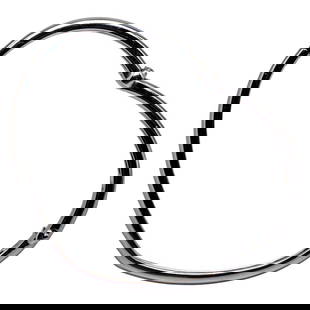 Piaget Heart Charm Bracelet 18K White Gold for Women: Piaget Heart Charm Bracelet 18K White Gold for Women Discover the elegance of this Piaget Heart Bracelet, expertly crafted in 18K white gold. Designed for women, this charming bracelet features a leng