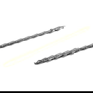 Louis Vuitton Silver Metal Agenda PM Ballpoint Pen for Women: Louis Vuitton Silver Metal Agenda PM Ballpoint Pen for Women Elevate your writing experience with this exquisite Louis Vuitton Agenda PM Ballpoint Pen. Crafted from high-quality metal, this sleek silv