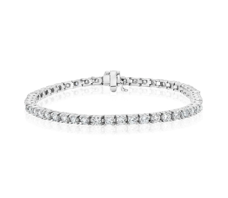 14K White Gold Lab Grown Diamond 2.7 Ct.Tw. Tennis Bracelets: 14K White Gold Lab Grown Diamond 2.7 Ct.Tw. Tennis Bracelets Clarity: SI Total Carat Weight: 2.7 Color: F-G Disclaimer: The images of jewelry displayed in this auction are for illustrative purposes on