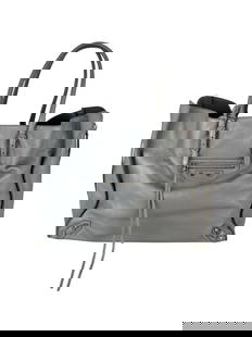 Balenciaga Papier A4 Zip Around Grey Leather Shoulder Bag with Silver Hardware: Balenciaga Papier A4 Zip Around Grey Leather Shoulder Bag with Silver Hardware This Balenciaga Veau Papier A4 Zip Around Shoulder Bag is a stylish and functional accessory designed for everyday use. F