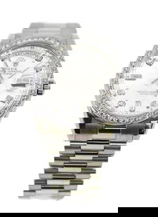 Rolex Day-Date 118346 Diamond Bezel Platinum Watch with Papers: Rolex Day-Date 118346 Diamond Bezel Platinum Watch with Papers This exquisite Rolex Day-Date Diamond Platinum Watch (Reference: 118346) is a stunning example of luxury craftsmanship. Manufactured in 2