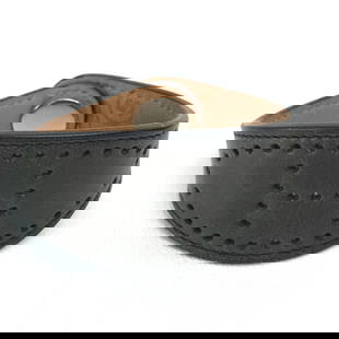 Hermes Unisex Leather Bracelet Black Brown 7.3in Length: Hermes Unisex Leather Bracelet Black Brown 7.3in Length This exquisite Hermes accessories punching bracelet features a striking black and brown leather design, perfect for unisex wear. The bracelet bo