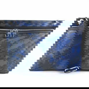 Louis Vuitton Damier Cobalt Camouflage Shoulder Bag N41653 29cm x 40cm x 10cm: Louis Vuitton Damier Cobalt Camouflage Shoulder Bag N41653 29cm x 40cm x 10cm This stylish Louis Vuitton shoulder bag features a striking Damier Cobalt camouflage pattern in a vibrant blue color, desi