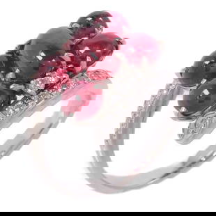 Elegant Ruby Diamond Ring in Pt900 Platinum Size 6.5: Elegant Ruby Diamond Ring in Pt900 Platinum Size 6.5 This exquisite Ruby Diamond Ring is crafted from high-quality Pt900 Platinum, ensuring durability and elegance. The vibrant red ruby is the centerp