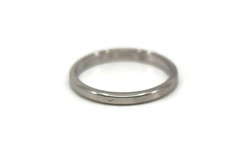 Van Cleef & Arpels Platinum Wedding Band Size 58 Authentic 950: Van Cleef & Arpels Platinum Wedding Band Size 58 Authentic 950 This exquisite Van Cleef & Arpels wedding band is crafted from high-quality platinum with a metal purity of 950. Designed as a classic ba