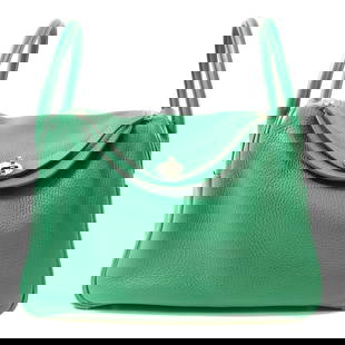 HERMES Lindy 30 2 Way Shoulder Bag Taurillon Clemence Green: HERMES Lindy 30 2 Way Shoulder Bag Taurillon Clemence Green Introducing the HERMES Lindy 30 2 Way Shoulder Bag, crafted from luxurious Taurillon Clemence leather in a stunning Vert Vertigo green. This