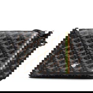 Goyard Goyardine Plumet Wallet Black Coated Canvas France: Goyard Goyardine Plumet Wallet Black Coated Canvas France The Goyardine Plumet Pocket Wallet is an elegant accessory crafted from coated canvas with a sleek black finish. This wallet features a stylis