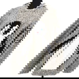 Chanel 07A Gray Long Sleeve Sweater Dress Size 42: Chanel 07A Gray Long Sleeve Sweater Dress Size 42 Elevate your wardrobe with this stylish Chanel long sleeve sweater dress in a sophisticated gray hue. Designed for comfort and elegance, this pullover