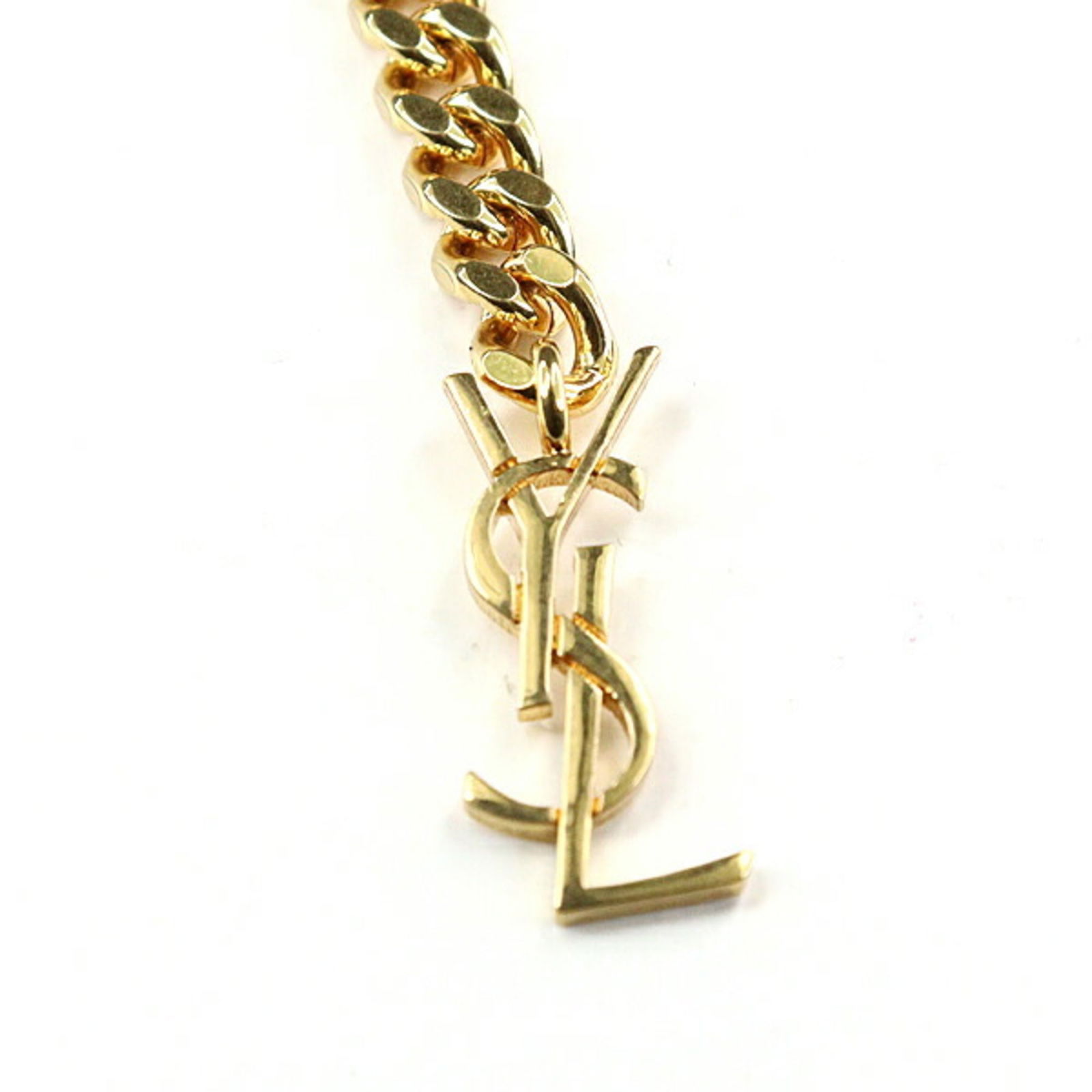 Yves Saint Laurent Monogram Charm Women's Chain Belt 101.5cm: Yves Saint Laurent Monogram Charm Women's Chain Belt 101.5cm Elevate your style with this Yves Saint Laurent Monogram Charm Chain Belt, designed specifically for women. This chic chain belt measures 1