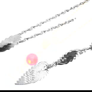 Gucci Silver Heart Pendant Necklace with Red Crystals 325871 08241 8166: Gucci Silver Heart Pendant Necklace with Red Crystals 325871 08241 8166 Elevate your jewelry collection with this exquisite Gucci Trademark Drop Pendant Heart Necklace. Designed for women, this stunni