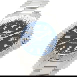 Breitling Avenger Automatic 43 Men's Watch Navy Dial Stainless Steel A17318: Breitling Avenger Automatic 43 Men's Watch Navy Dial Stainless Steel A17318 Introducing the Breitling Avenger Automatic 43 Watch, a striking timepiece designed for men, featuring a robust stainless st