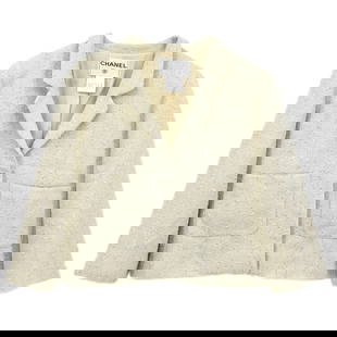 Chanel Vintage White Single Breasted Jacket 99P #38: Chanel Vintage White Single Breasted Jacket 99P #38 Elevate your wardrobe with this exquisite Chanel Single Breasted Jacket, crafted from a premium blend of materials including wool, rayon, polyester,