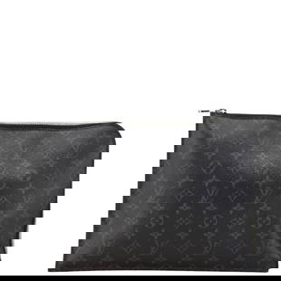 Louis Vuitton x Kim Jones Black White Monogram Eclipse Clutch Bag Limited Edition 24.5cm x 33.5cm: Louis Vuitton x Kim Jones Black White Monogram Eclipse Clutch Bag Limited Edition 24.5cm x 33.5cm Introducing the Louis Vuitton x Kim Jones Monogram Eclipse Pochette Jour GM, a striking limited editio