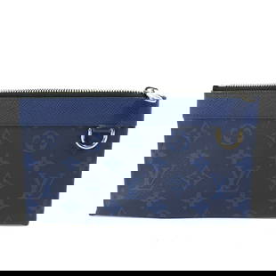 Louis Vuitton M30278 Taigalama Leather Pouch Blue 21x11.5cm: Louis Vuitton M30278 Taigalama Leather Pouch Blue 21x11.5cm Elevate your accessory game with the Louis Vuitton M30278 Taigalama Clutch Bag. This stylish pouch is expertly crafted from high-quality