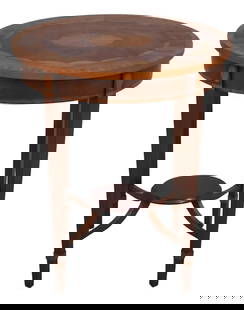 Elegant English Mahogany Oval Lamp Table with Inlay: Elegant English Mahogany Oval Lamp Table with Inlay This exquisite English Inlaid Mahogany Oval Occasional Lamp Table features high-quality construction with beautiful inlay work throughout. Perfect f