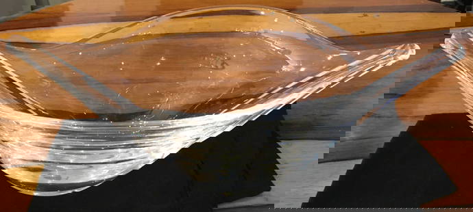 Steuben Art Vase Boat Shaped Glass Bowl Unique Design: Steuben Art Vase Boat Shaped Glass Bowl Unique Design This exquisite Steuben glass bowl is beautifully crafted in a stylized boat shape, making it a unique addition to any art vase collection. Constru
