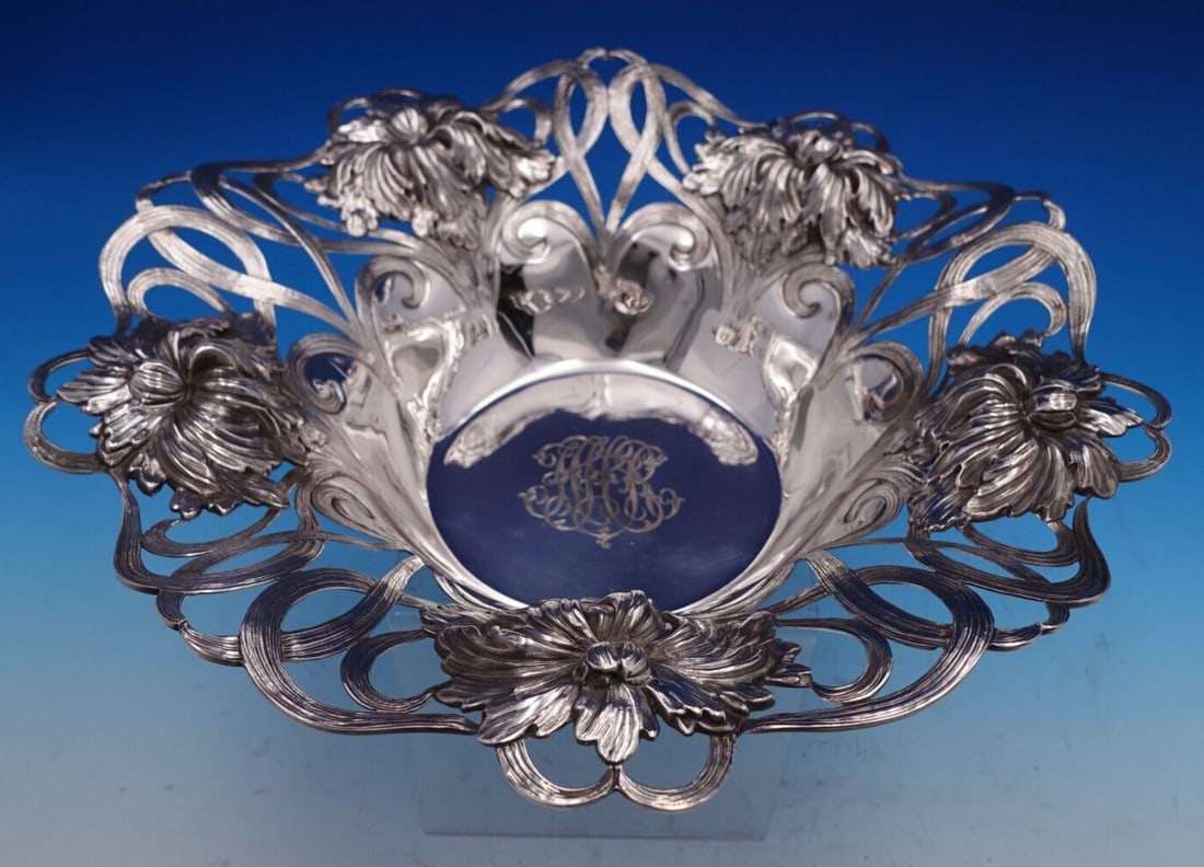 Frank Smith Chrysanthemum Sterling Silver Bowl 11" Art Nouveau Design: Frank Smith Chrysanthemum Sterling Silver Bowl 11" Art Nouveau Design This exquisite Chrysanthemum fruit bowl by Frank Smith is a stunning example of Art Nouveau design. Crafted from high-quality ster
