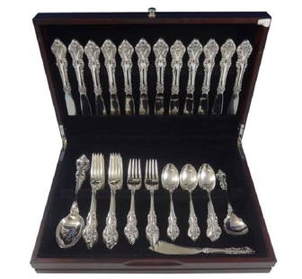 Towle El Grandee Sterling Silver Flatware Set for 12 - 52 Pieces: Towle El Grandee Sterling Silver Flatware Set for 12 - 52 Pieces Enhance your dining experience with the El Grandee Sterling Silver Flatware Set by Towle, an exquisite collection designed for 12 guest