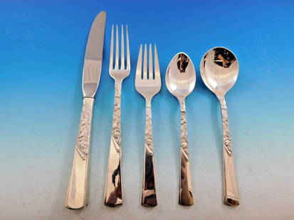 Stieff Rose Motif Sterling Silver Flatware Set for 6 with Caddy 30 Pieces: Stieff Rose Motif Sterling Silver Flatware Set for 6 with Caddy 30 Pieces Elevate your dining experience with this exquisite Rose Motif sterling silver flatware set by Stieff. This post-1940 set compr