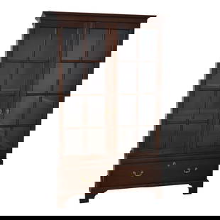 Stickley Colonial Williamsburg Mahogany 2 Door Bookcase with Lighted Interior: Stickley Colonial Williamsburg Mahogany 2 Door Bookcase with Lighted Interior This Stickley Colonial Williamsburg Mahogany 2 Door Bookcase combines traditional craftsmanship with elegant design, featu