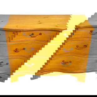 Baker Georgian Style Pine Serpentine Chest Circa 1960s: Baker Georgian Style Pine Serpentine Chest Circa 1960s This Georgian Style Pine Serpentine Chest, crafted by Baker in the 1960s, is a stunning piece of furniture that embodies the elegance of the Geor