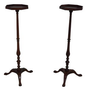 Kittinger CW-49 Colonial Williamsburg Mahogany Candle Stands Pair: Kittinger CW-49 Colonial Williamsburg Mahogany Candle Stands Pair This exquisite pair of Kittinger CW-49 Colonial Williamsburg mahogany plant candle stands showcases craftsmanship reminiscent of an En