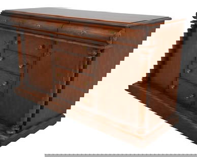 Ralph Lauren Henredon Mahogany Buffet Sideboard with Brass Hardware: Ralph Lauren Henredon Mahogany Buffet Sideboard with Brass Hardware Introducing a stunning Ralph Lauren Henredon Mahogany Buffet Sideboard, showcasing high-quality construction and an impressive desig