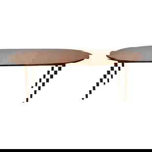Directional Mid Century Modern Cherry Burl Oval Dining Table 92": Directional Mid Century Modern Cherry Burl Oval Dining Table 92" This exquisite mid-century modern dining table, crafted by Directional Furniture, features a stunning cherry and burl wood border. It i
