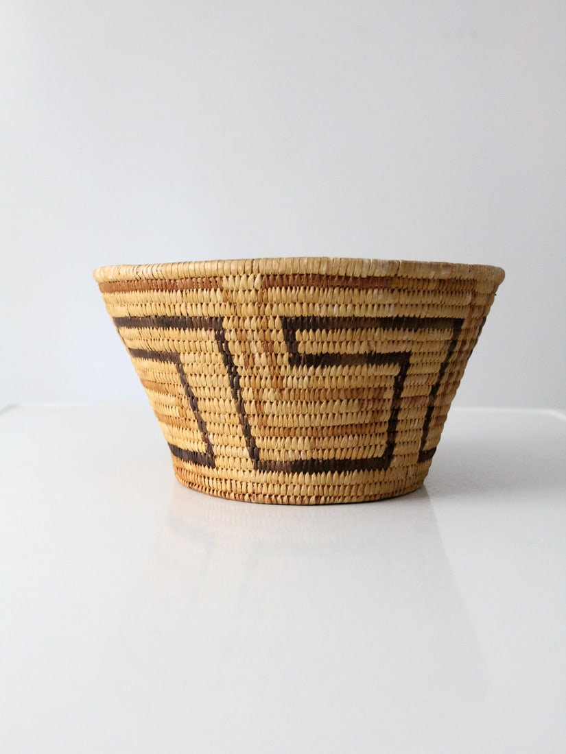 Vintage Native American Woven Basket Heritage Collection 6.25in: Vintage Native American Woven Basket Heritage Collection 6.25in Explore a piece of cultural heritage with this vintage Native American basket. Expertly woven, it showcases a decorative pattern in rich