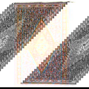 Early 20th Century Persian Senneh Hand-Woven Wool Kilim Rug: Early 20th Century Persian Senneh Hand-Woven Wool Kilim Rug This exquisite Antique Persian Senneh Kilim Flat-Weave Rug showcases the rich heritage of Iranian craftsmanship. Hand-woven from high-qualit