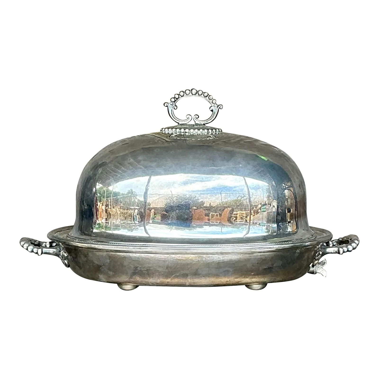 Vintage Regency Silverplate Dome Warming Tray Elegant Design: Vintage Regency Silverplate Dome Warming Tray Elegant Design Elevate your entertaining with this Vintage Regency Plate Dome Warming Tray. This elegant piece combines American sophistication with pract