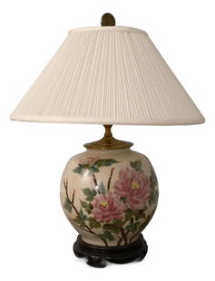 Elegant 30-Year-Old Chinese Floral Porcelain Lamp with Crackle Finish: Elegant 30-Year-Old Chinese Floral Porcelain Lamp with Crackle Finish This exquisite Chinese-inspired lamp features a stunning floral decoration and is constructed from high-quality porcelain. It is a