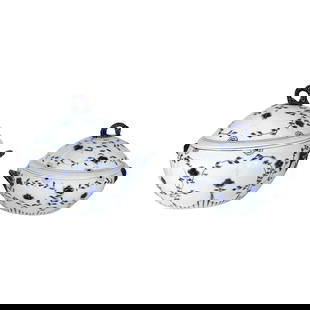 Bing & Grondahl Butterfly Series Blue Porcelain Serving Dishes Set: Bing & Grondahl Butterfly Series Blue Porcelain Serving Dishes Set This elegant set features two covered serving dishes crafted in Denmark by Bing & Grondahl, part of the coveted Butterfly series. The