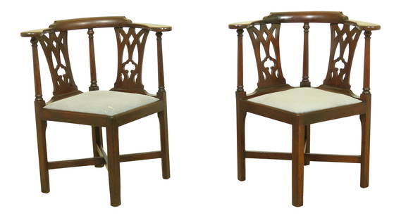 Antique Pair of Chippendale Corner Chairs Solid Mahogany 29x26x32: Antique Pair of Chippendale Corner Chairs Solid Mahogany 29x26x32 This exquisite pair of Antique Southern Design Chippendale Corner Chairs showcases a timeless charm, boasting a solid mahogany constru