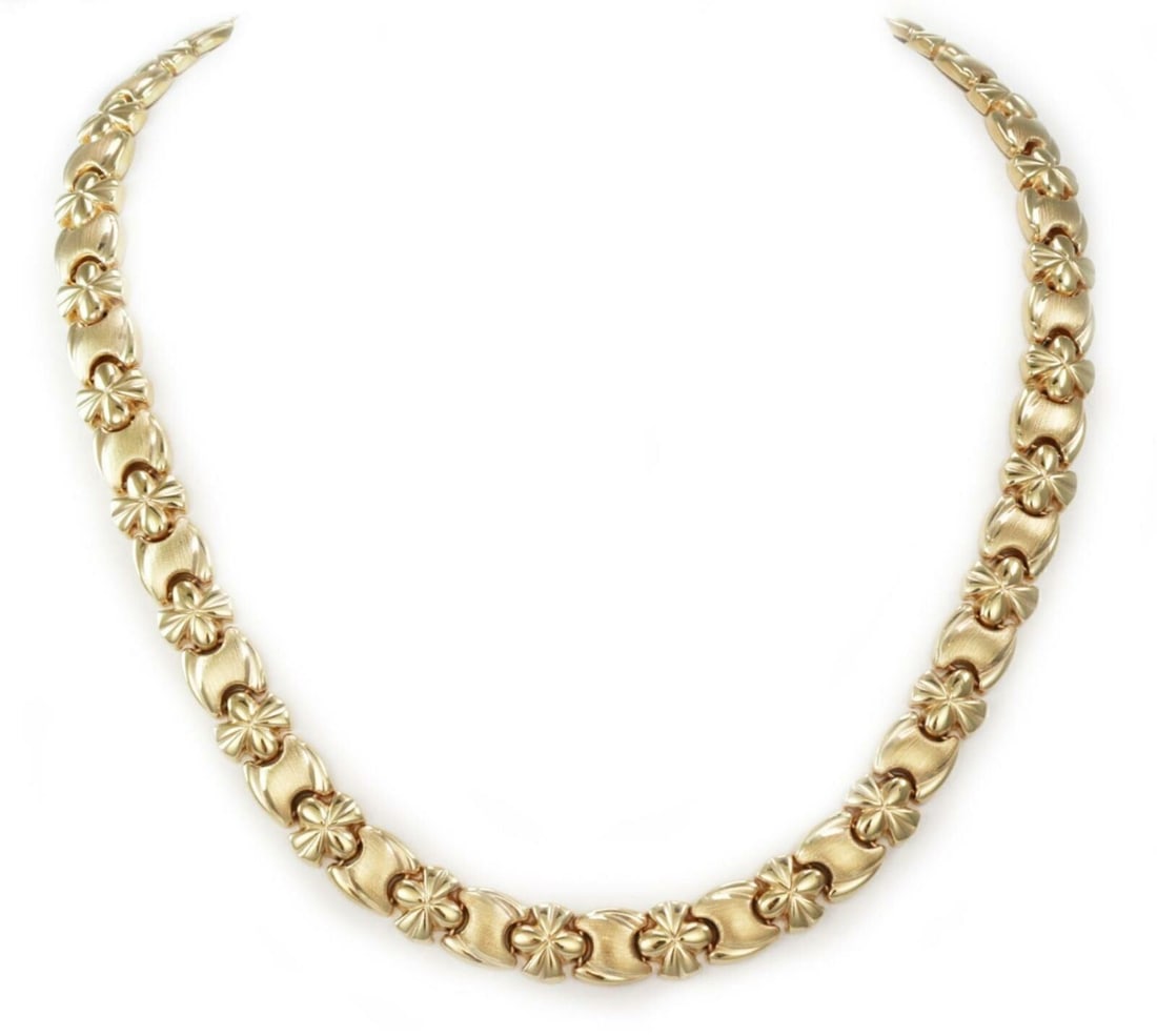 Vintage 14k Yellow Gold Wide Textured Choker Necklace 8.5mm: Vintage 14k Yellow Gold Wide Textured Choker Necklace 8.5mm This vintage choker necklace features a stunning wide textured design crafted from 14k yellow gold. Measuring 8.5mm in width, this original 